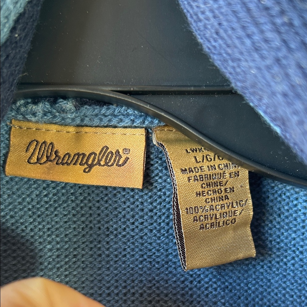 Wrangler Blue and White Geometric Cardigan - Picture 2 of 3